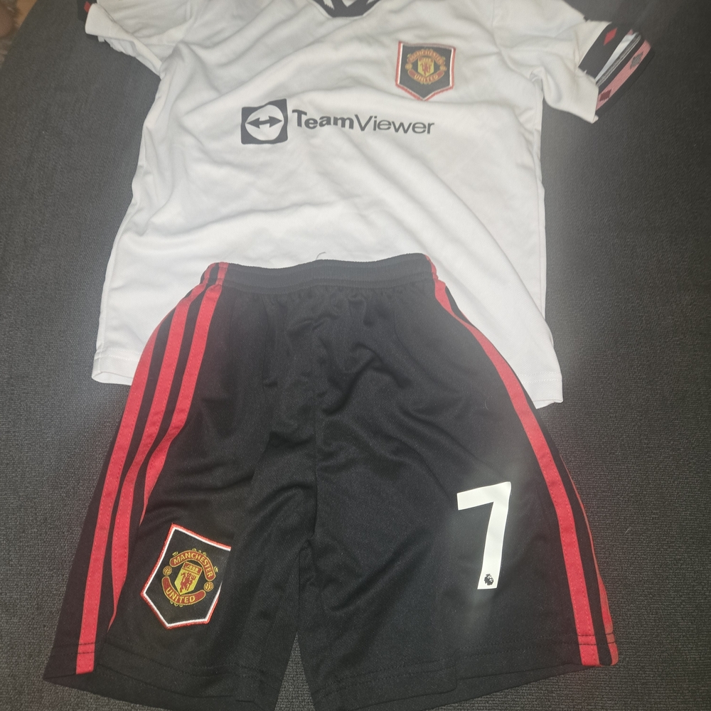 Manchester United White and Black Soccer Kit